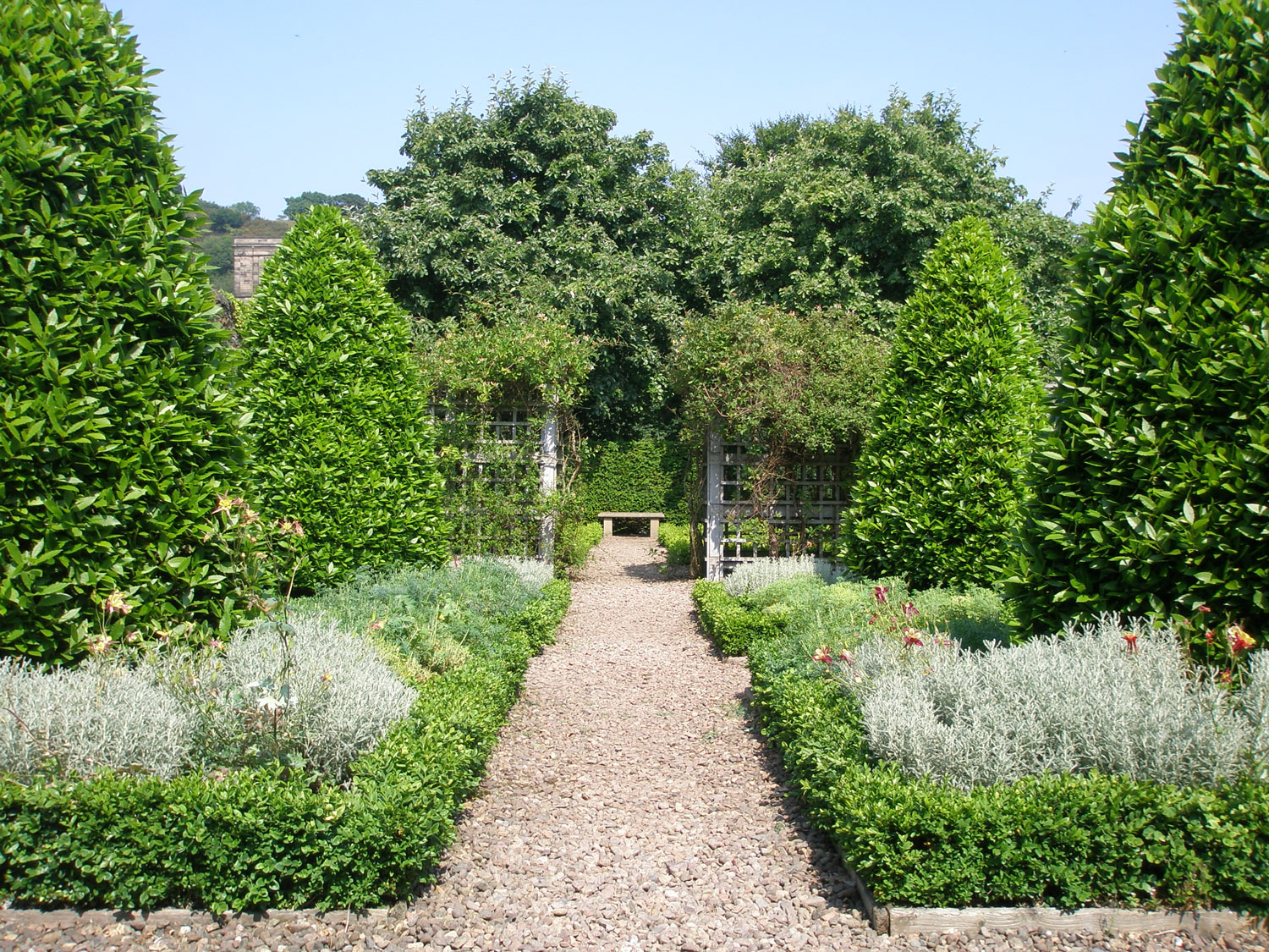Dunbar's Close gardens