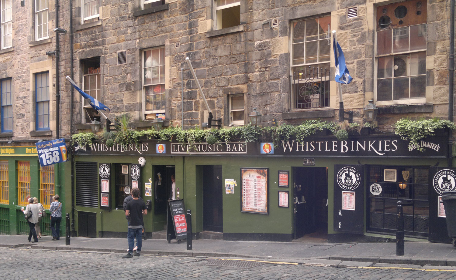 Exterior of Whistlebinkies pub