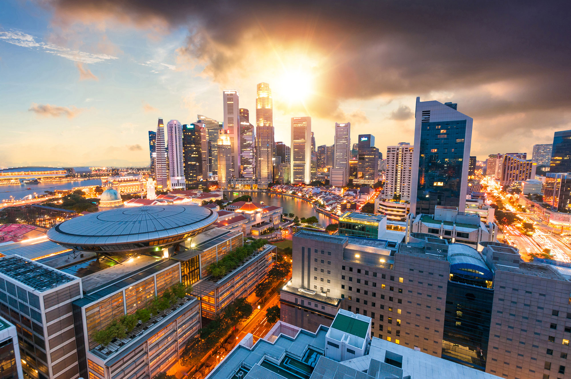 Panoramic view of Singapore skyline and Marina Bay, the centre of the economy in Singapore.