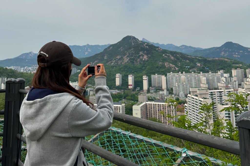 Francesca in early days of Korea exploring solo